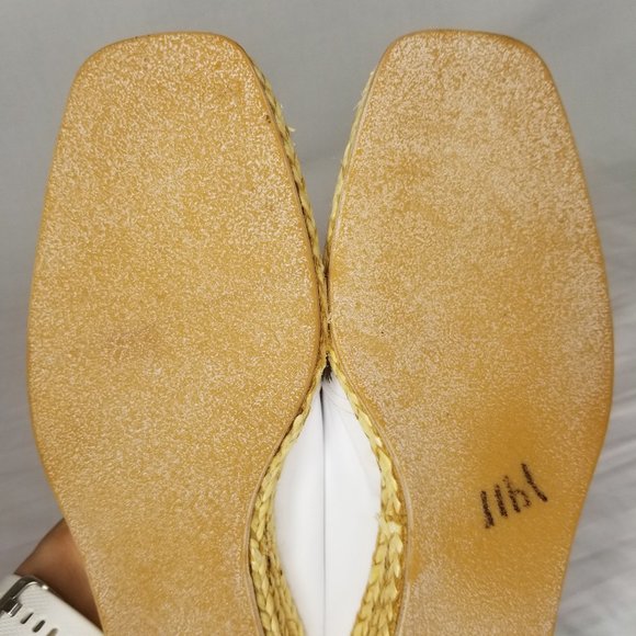 Stuart Weitzman White embroidered/ Rhinestone shoe - Picture 14 of 15